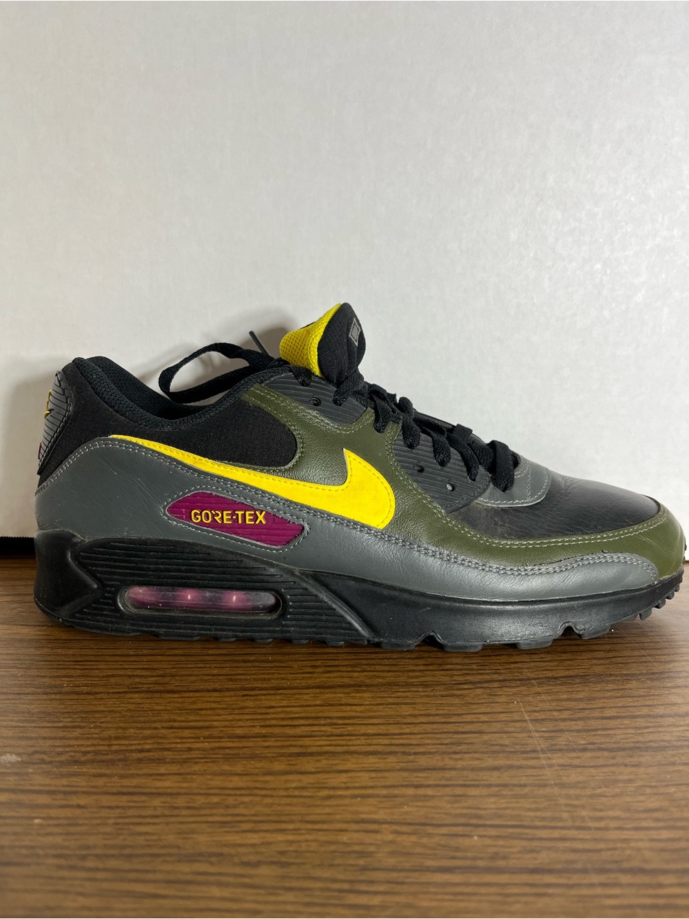 Nike Sz 11 Air Max 90 GTX Gore-Tex Black Tour Yellow  DJ9779-001